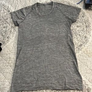 LuluLemon Swiftly tee size 10